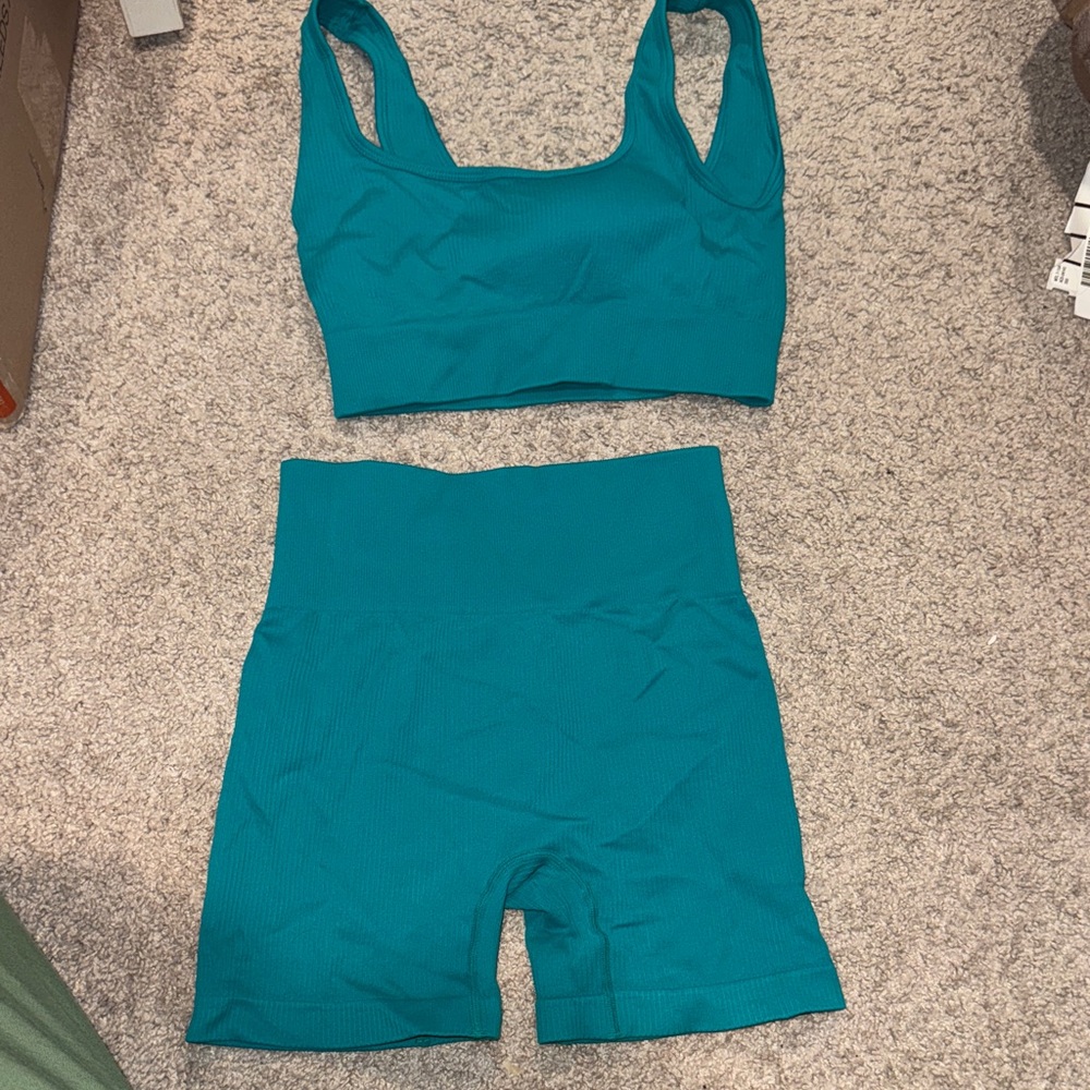 Green workout set